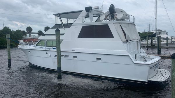 Hatteras 52 Cockpit Motor Yacht 