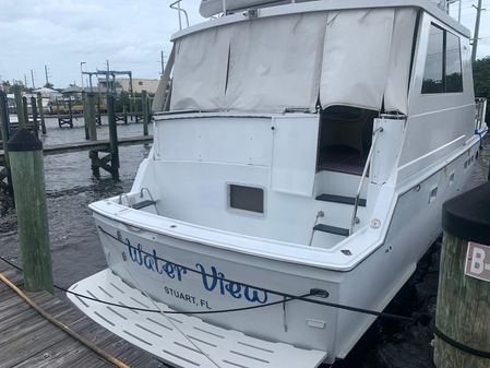 Hatteras 52 Cockpit Motor Yacht image