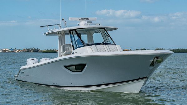 Pursuit S 378 Sport