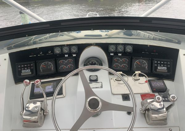 Hatteras 52 Cockpit Motor Yacht image