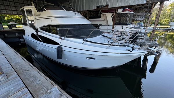 Carver 41 Cockpit Motor Yacht 