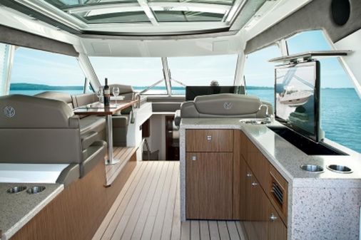 Cruisers Yachts 48 Cantius image