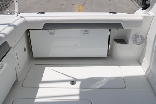 Albemarle 31 Dual Console image