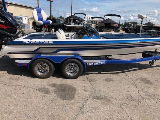 Skeeter ZX 225 - main image