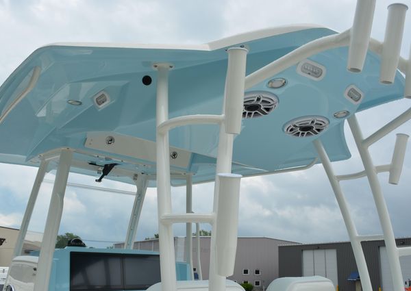 Cobia 320 Center Console image