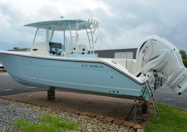 Cobia 320 Center Console image