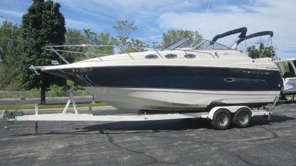 Regal 2660 Commodore 