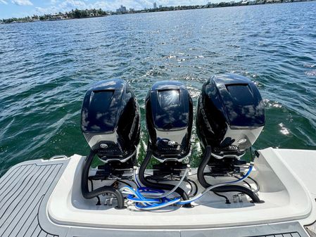 Sea Ray SLX 400 image