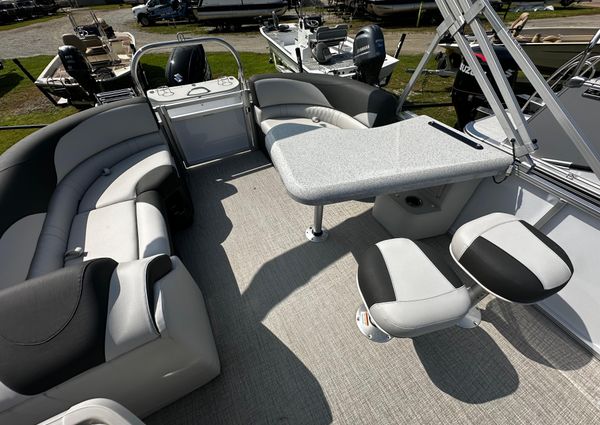 Tahoe-pontoon LTZ-2385-ENT image