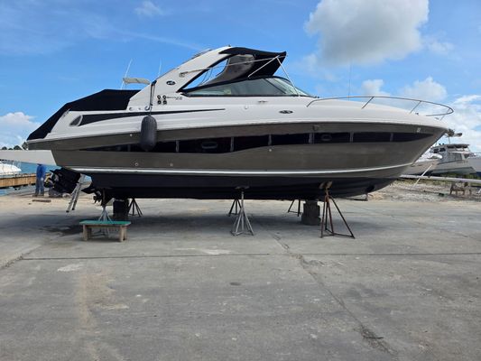 Sea Ray 370 Venture - main image