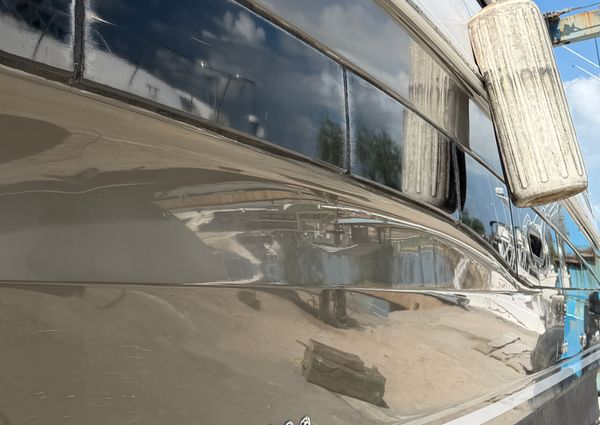 Sea Ray 370 Venture image