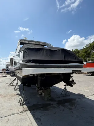 Sea Ray 370 Venture image