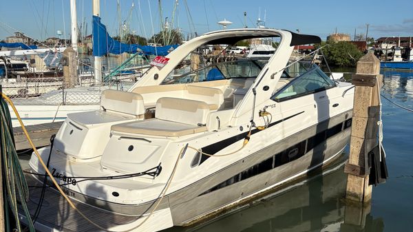 Sea Ray 370 Venture 