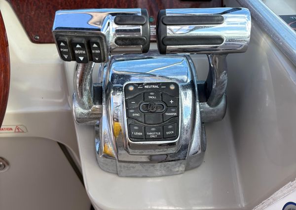 Sea Ray 370 Venture image