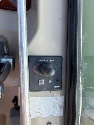 Sea Ray 370 Venture image