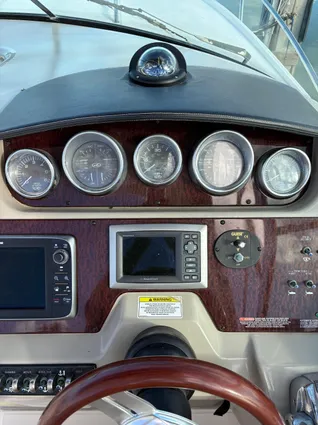 Sea Ray 370 Venture image