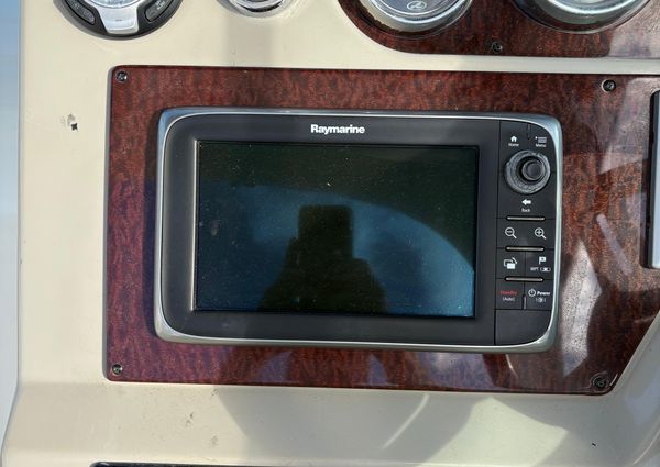 Sea Ray 370 Venture image