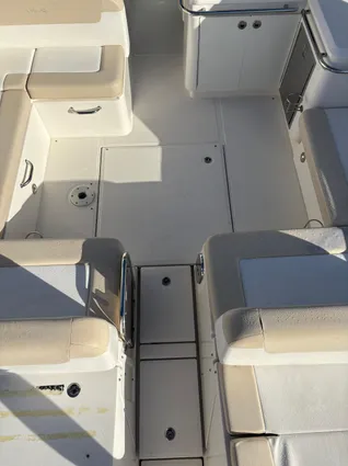 Sea Ray 370 Venture image