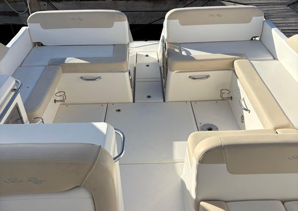 Sea Ray 370 Venture image