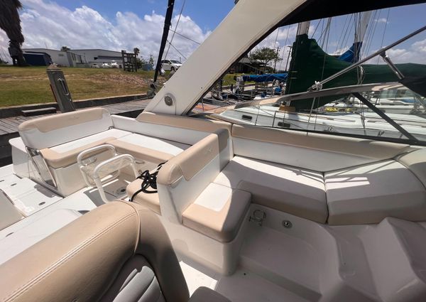 Sea Ray 370 Venture image