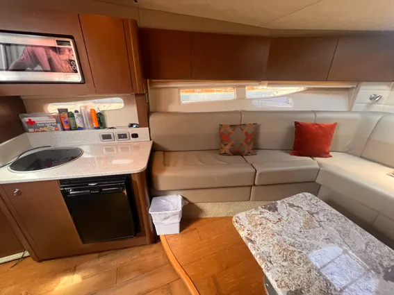 Sea Ray 370 Venture image