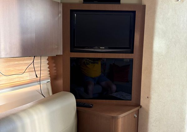 Sea Ray 370 Venture image