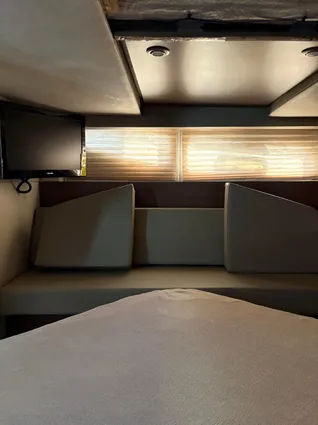 Sea Ray 370 Venture image