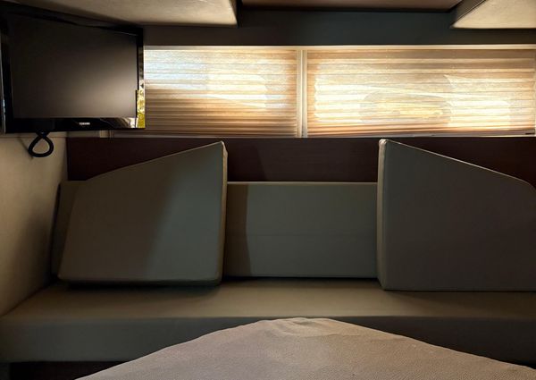 Sea Ray 370 Venture image