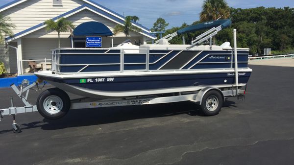 Hurricane 196 Fish & Ski Deckboat 