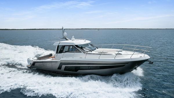 Ocean Alexander 45 Divergence Coupe