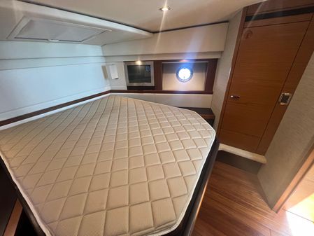 Tiara Yachts 44 Coupe image