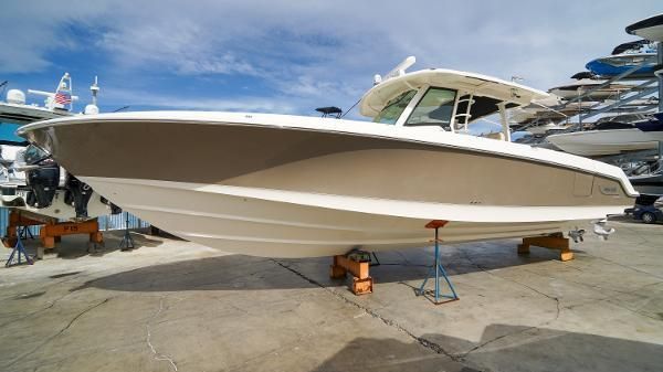 Boston Whaler OUTRAGE 380 