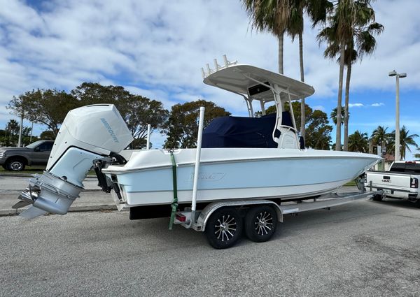 Boston-whaler 270-DAUNTLESS image