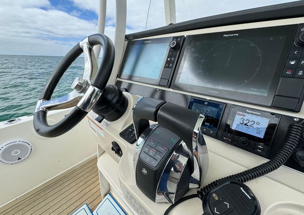 Boston-whaler 270-DAUNTLESS image