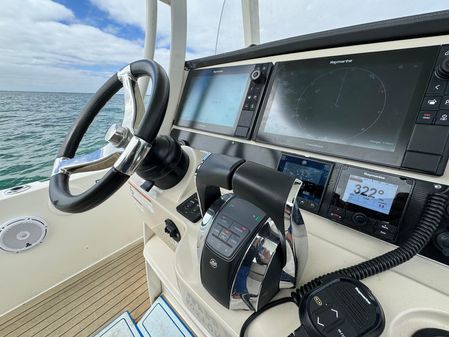 Boston-whaler 270-DAUNTLESS image