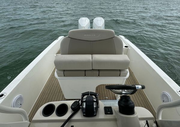 Boston-whaler 270-DAUNTLESS image