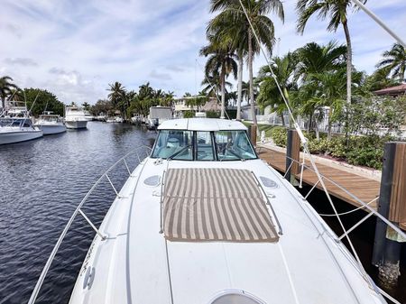 Cruisers Yachts 390 Sports Coupe image