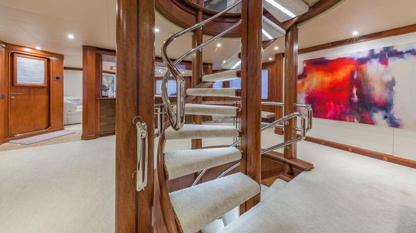 Heesen 145 image