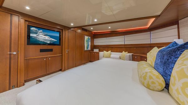 Heesen 145 image