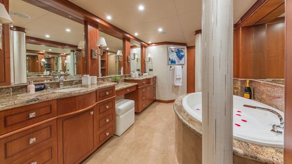 Heesen 145 image