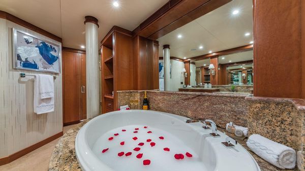 Heesen 145 image