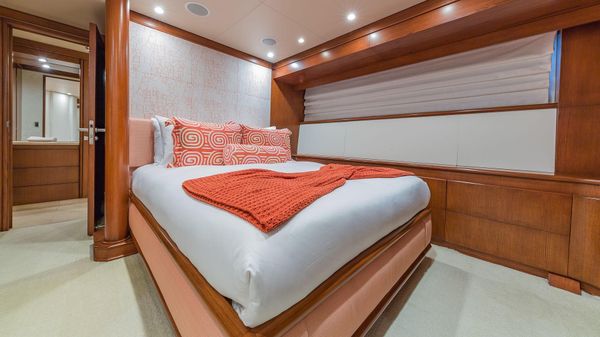 Heesen 145 image