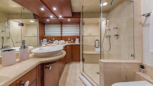 Heesen 145 image