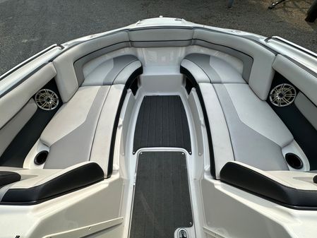 Yamaha Boats 212X image