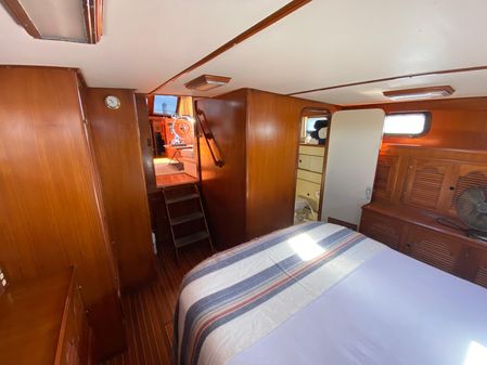 Albin 43 Sundeck image