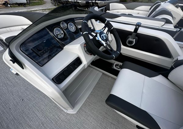 Tahoe-pontoon LTZ-2385-ENT image