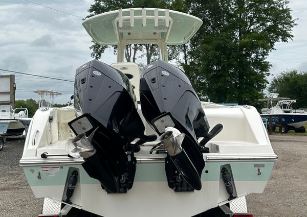 Cobia 262-CENTER-CONSOLE image