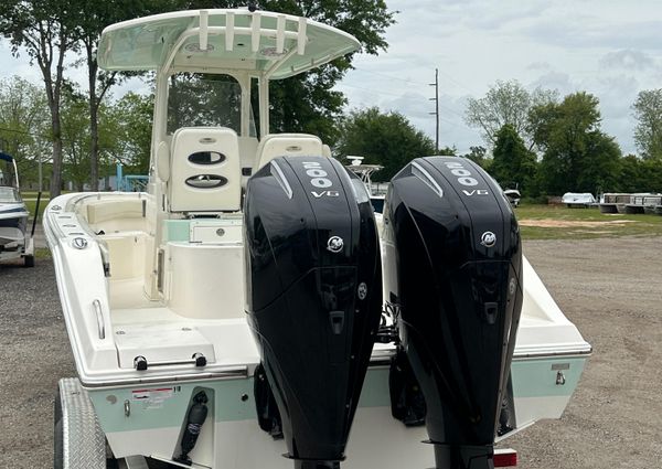 Cobia 262-CENTER-CONSOLE image