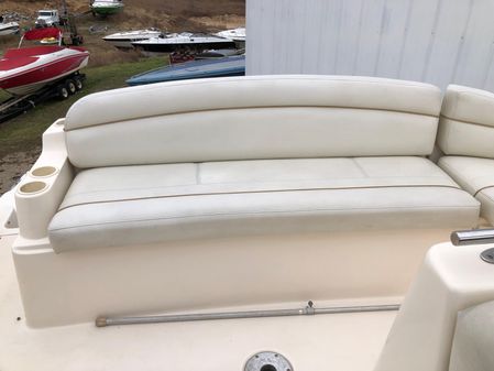 Rinker 342 Fiesta Vee image