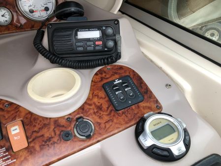Rinker 342 Fiesta Vee image